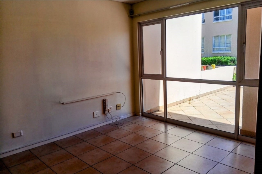 To Let 1 Bedroom Property for Rent in Beacon Bay North Eastern Cape